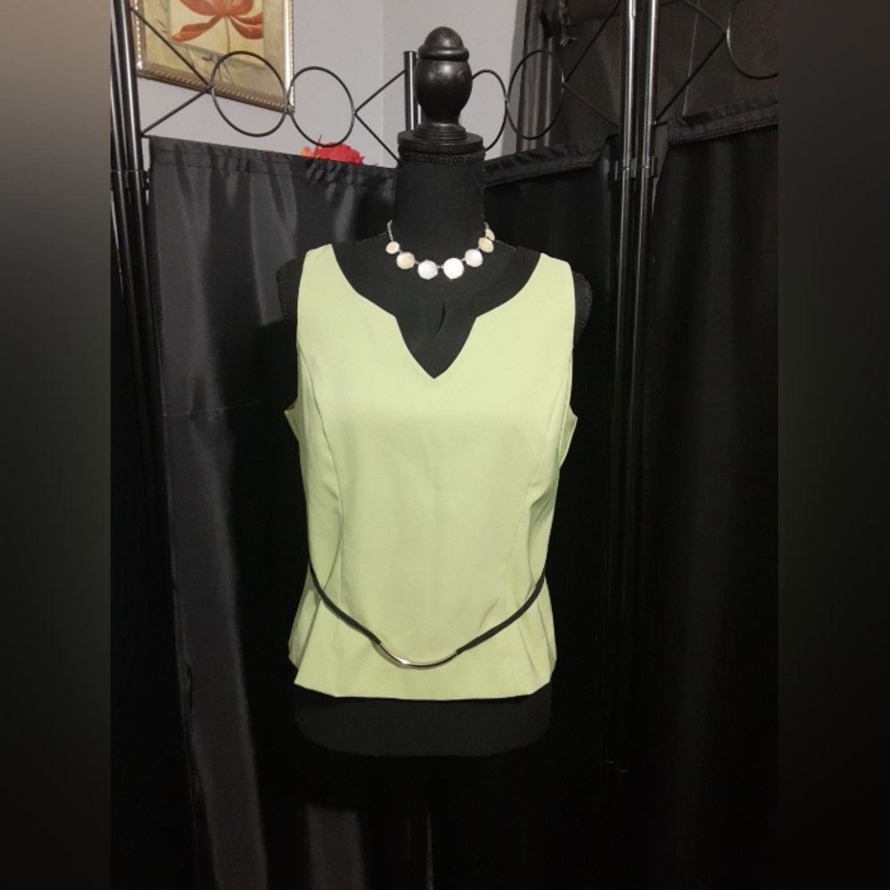 Suits Us Elegant Lime Green Sleeveless Top Detailed Fit Zip Back Ladies Size 7/8